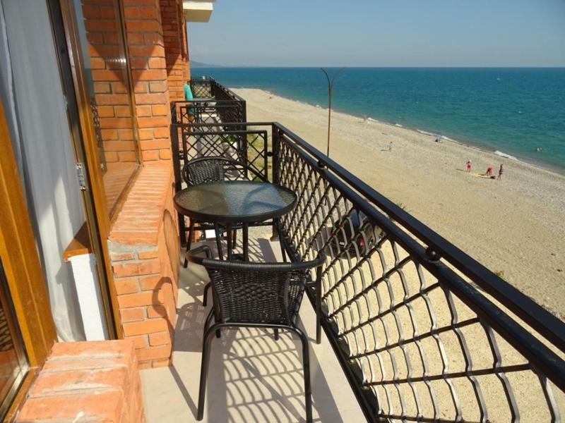 Leon Beach Hotel New Athos Exterior foto